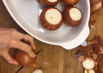 taglio delle cipolle Cipolle ripiene con purè di patate e funghi Dottoressa Natura